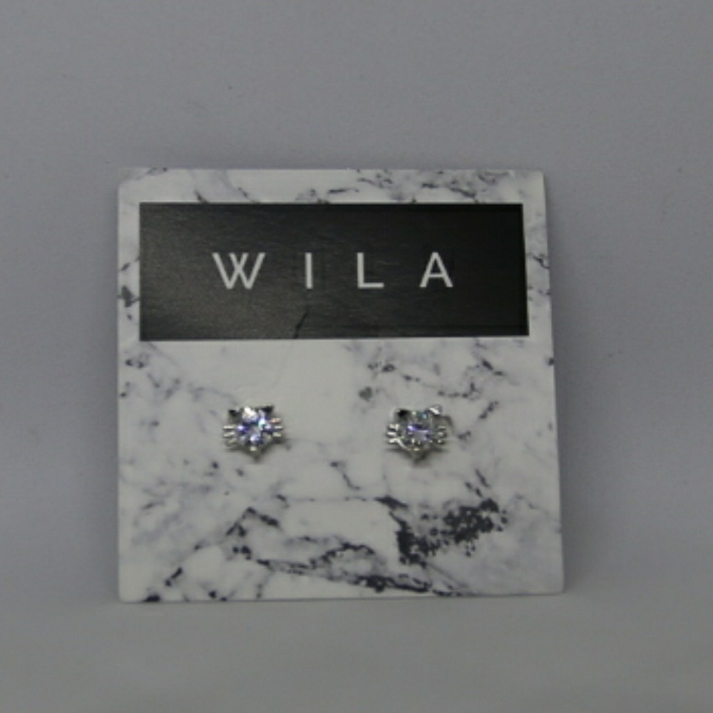 NWT kitty cat face cubic zirconia earrings